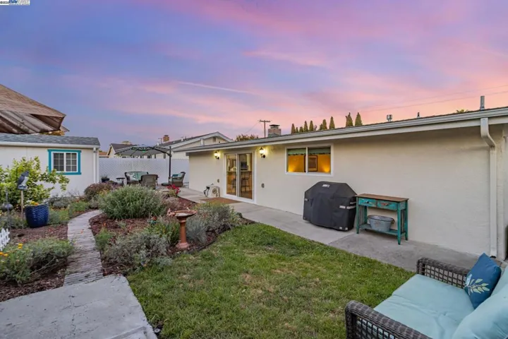 1061 Currant Way, Hayward, California 94545-2407