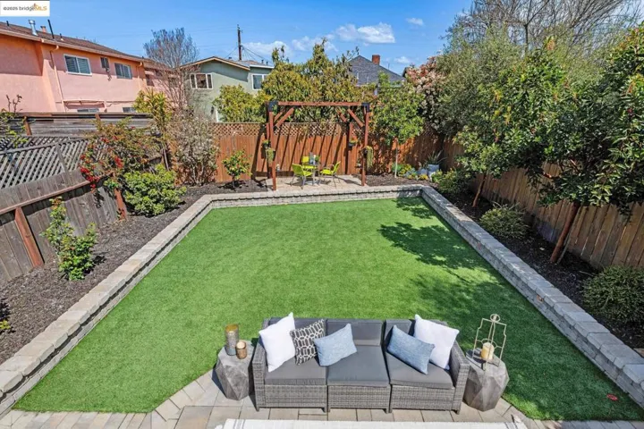 934 Apgar St, Oakland, California 94608