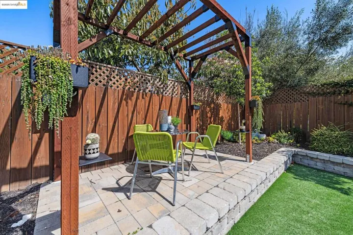 934 Apgar St, Oakland, California 94608