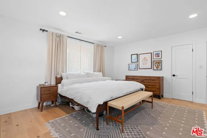 3726 Olmsted Avenue, Los Angeles, California 90018