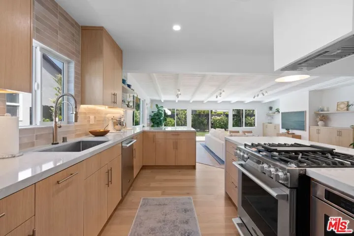 3726 Olmsted Avenue, Los Angeles, California 90018