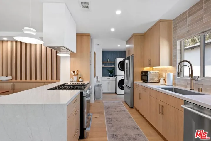 3726 Olmsted Avenue, Los Angeles, California 90018