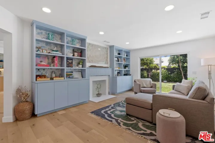 3726 Olmsted Avenue, Los Angeles, California 90018