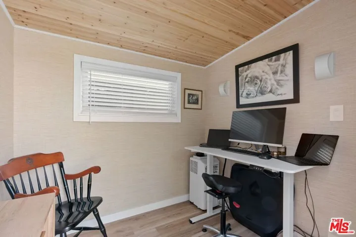 3726 Olmsted Avenue, Los Angeles, California 90018