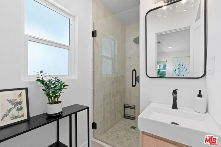 3726 Olmsted Avenue, Los Angeles, California 90018