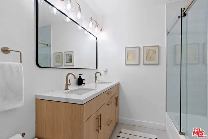 3726 Olmsted Avenue, Los Angeles, California 90018