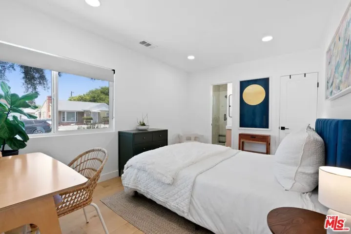 3726 Olmsted Avenue, Los Angeles, California 90018