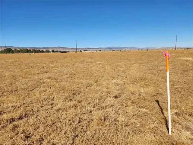 1 Ac 72nd Street W, Lancaster, California 93536