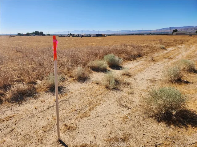 1 Ac 72nd Street W, Lancaster, California 93536