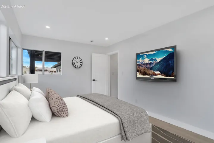 master bed room 2.jpeg-FULL
