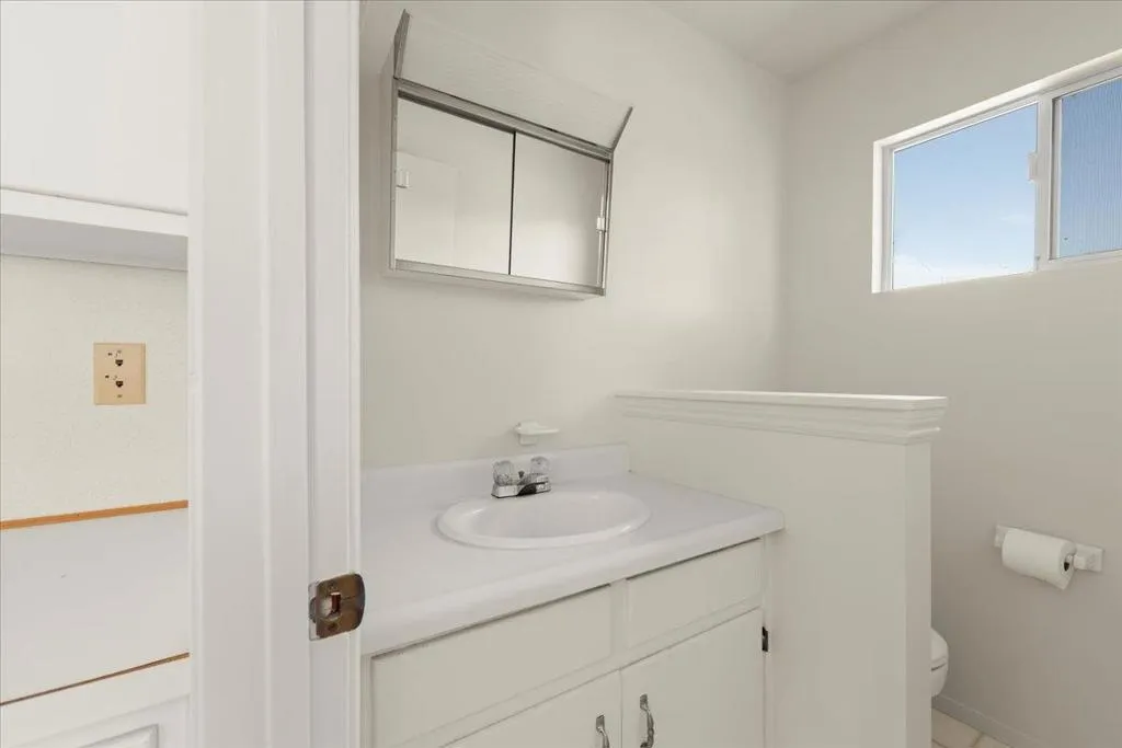 Office - 1/2 Bath