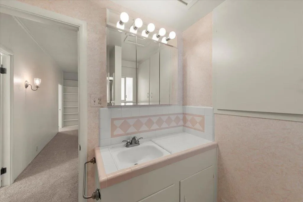 Main House Bathroom