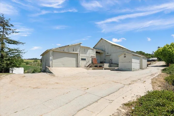 Garage/Barn/Workshops/Cold Storage