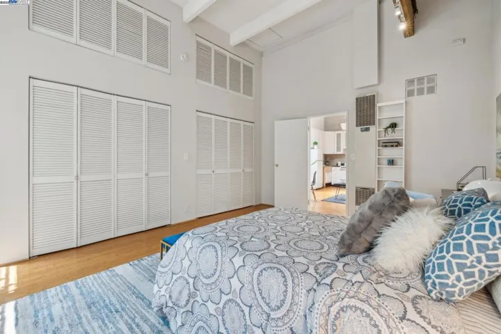2112 West St 2, Oakland, California 94612