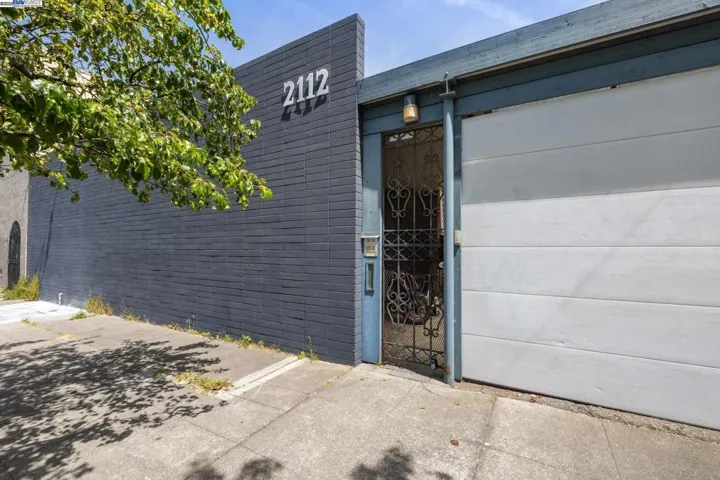 2112 West St 2, Oakland, California 94612