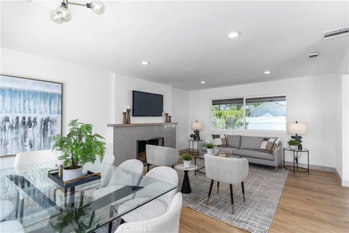 26050 Farmfield Road, Calabasas, California 91302