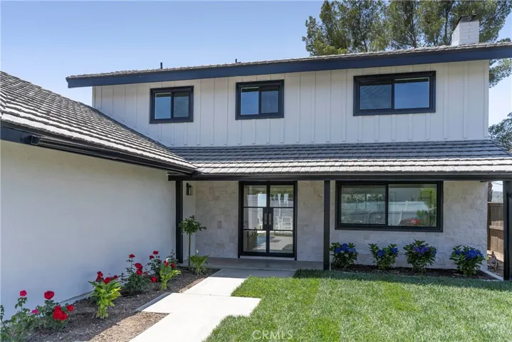 26050 Farmfield Road, Calabasas, California 91302