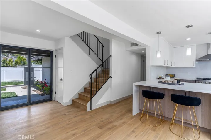 26050 Farmfield Road, Calabasas, California 91302