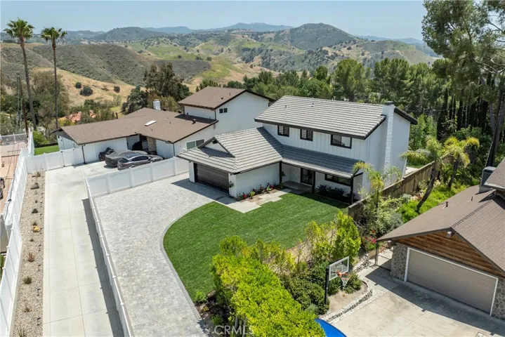 26050 Farmfield Road, Calabasas, California 91302