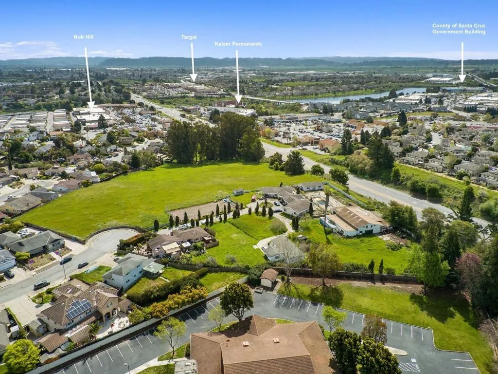 40 Eileen Street, Watsonville, California 95076 home-pic-1