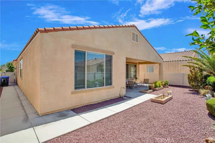 11156 Camden Street, Apple Valley, California 92308