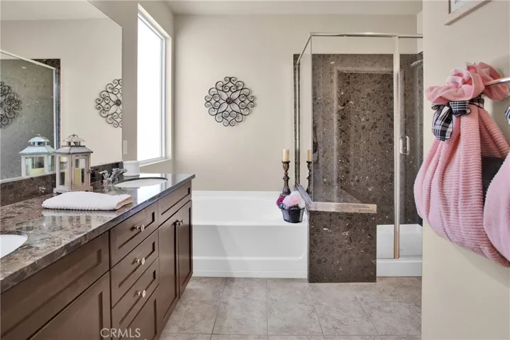 11156 Camden Street, Apple Valley, California 92308