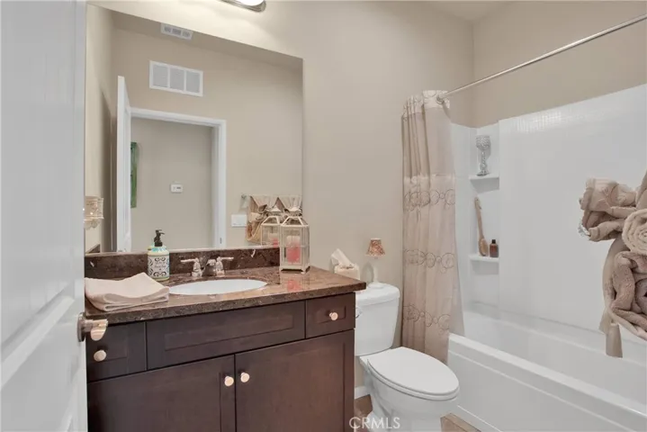 11156 Camden Street, Apple Valley, California 92308