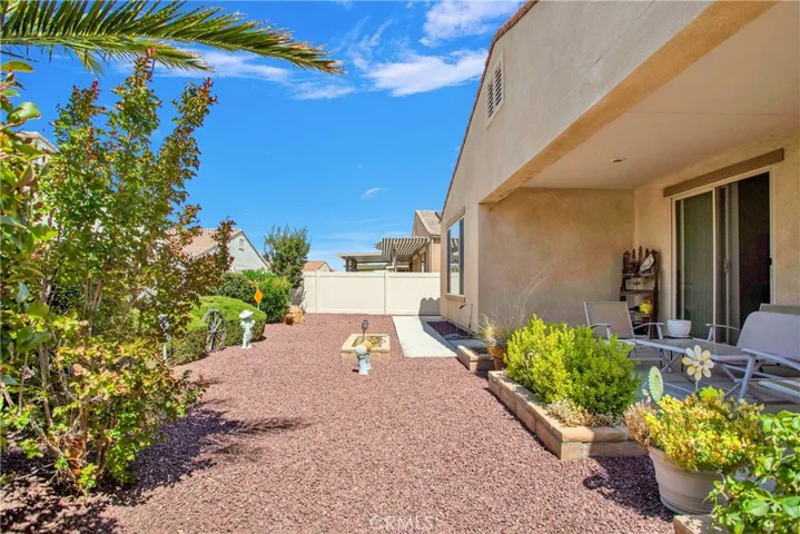 11156 Camden Street, Apple Valley, California 92308