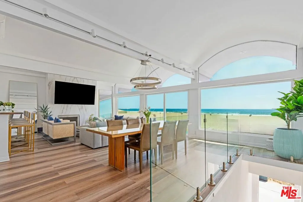 3806 Ocean Front Walk, Marina Del Rey, California 90292, 7 Bedrooms Bedrooms, ,8 BathroomsBathrooms,Residential Income,For Sale,Ocean Front,25543021