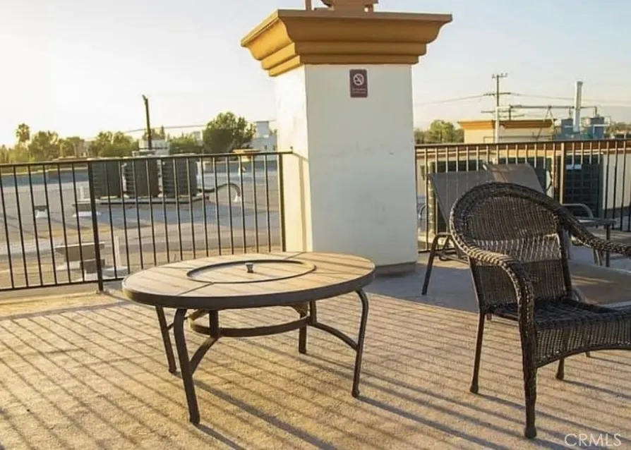 6938 Laurel Canyon Boulevard 310, North Hollywood, California 91605 home-pic-11