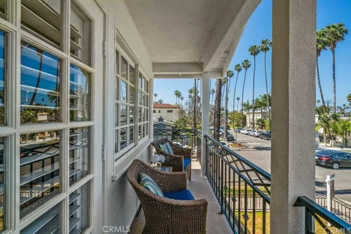 216 Roswell Avenue, Long Beach, California 90803
