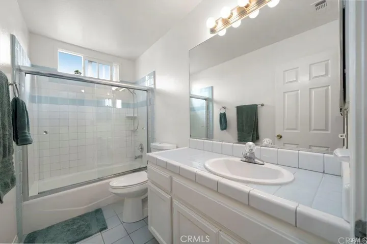216 Roswell Avenue, Long Beach, California 90803