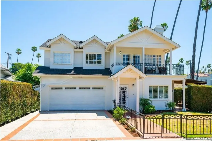 216 Roswell Avenue, Long Beach, California 90803