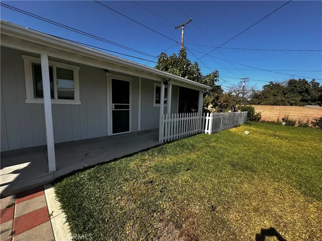 2217 W Elder Avenue B, Santa Ana, California 92704