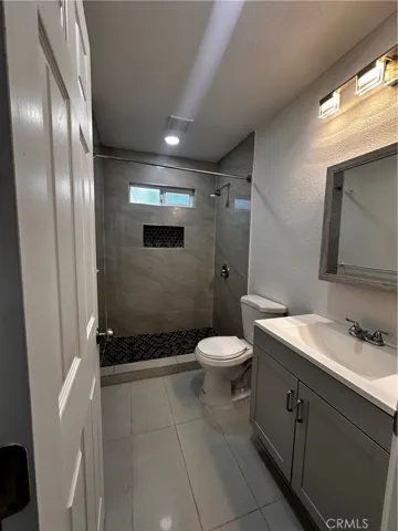 2217 W Elder Avenue B, Santa Ana, California 92704