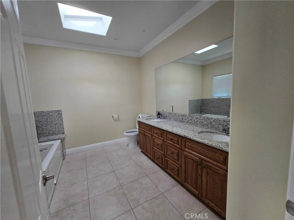 1630 Bridgeport Drive, Los Angeles, California 90065 home-pic-9