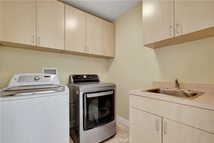 Laundry room on 1st floor