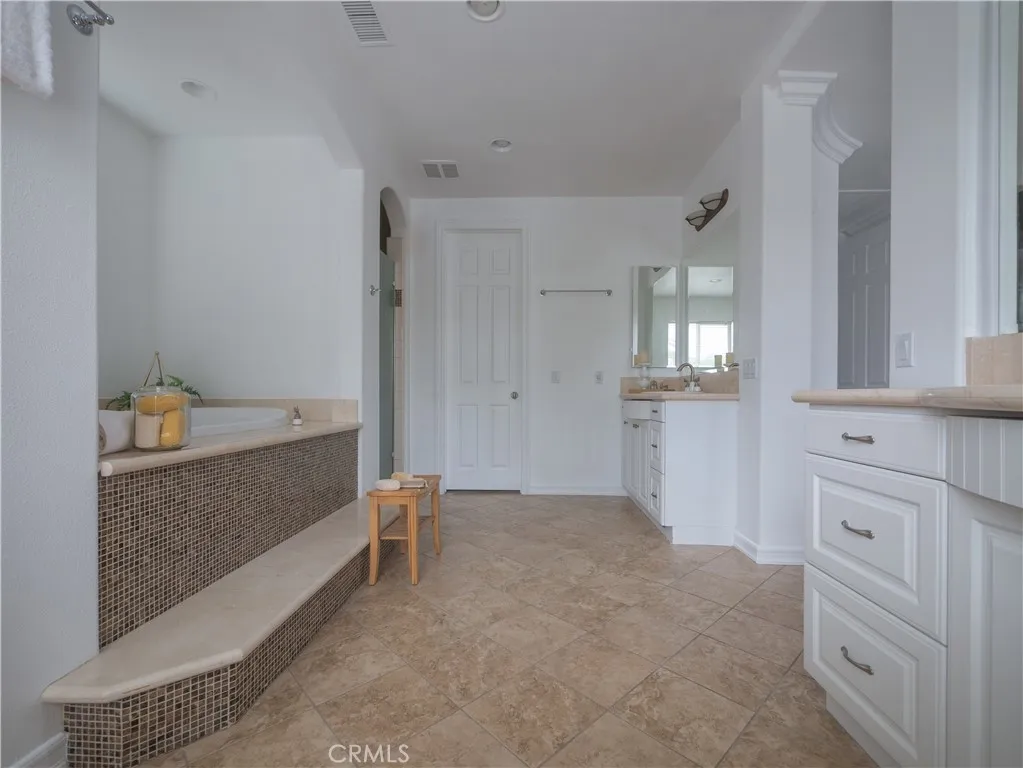 8365 Sanctuary Drive, Corona, California 92883 home-pic-9