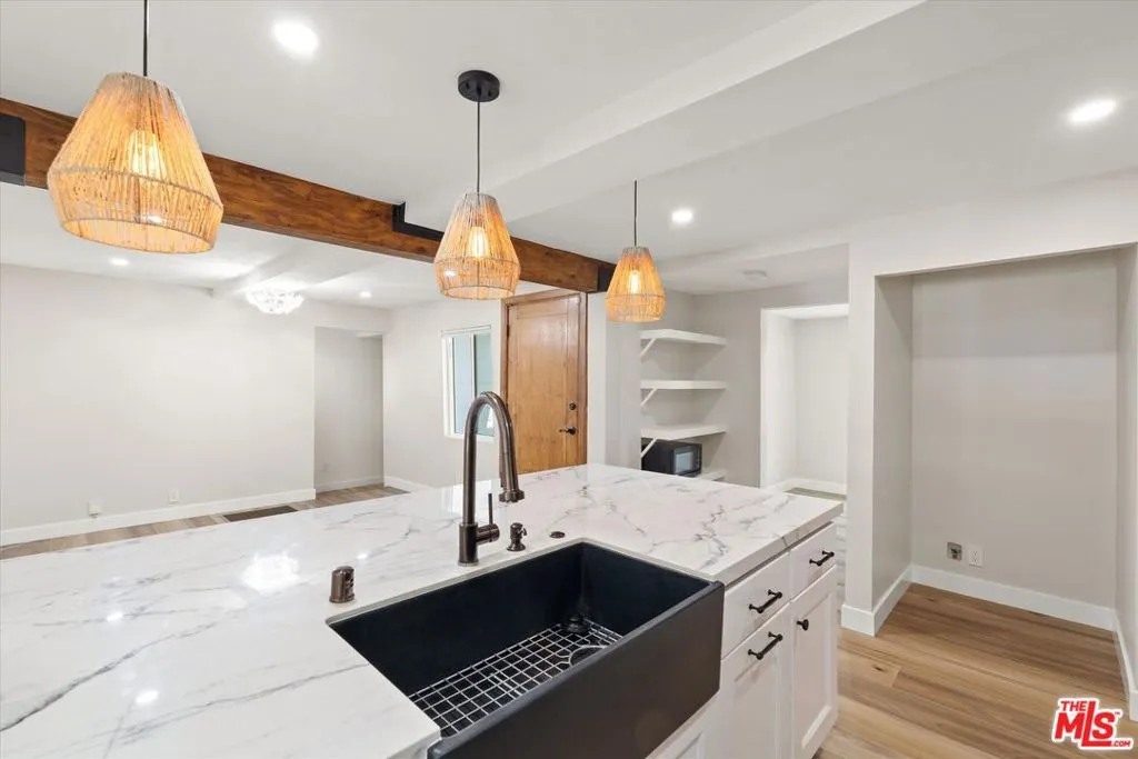 584 W 10th Street, San Pedro, California 90731 home-pic-5