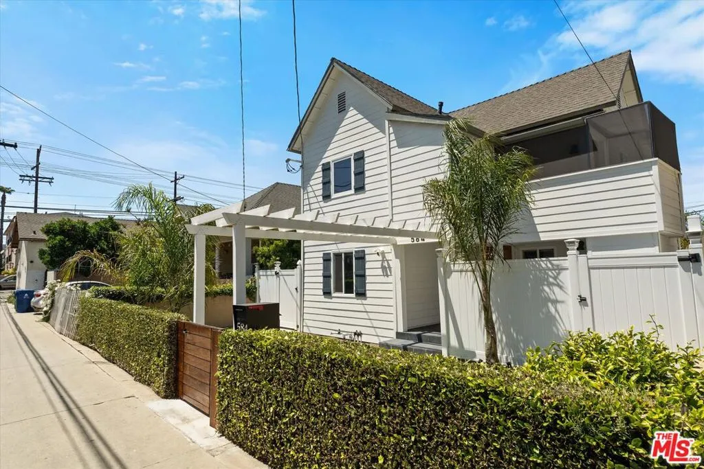 584 W 10th Street, San Pedro, California 90731 home-pic-32