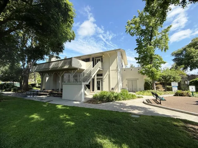 20072 Northcrest Square, Cupertino, California 95014
