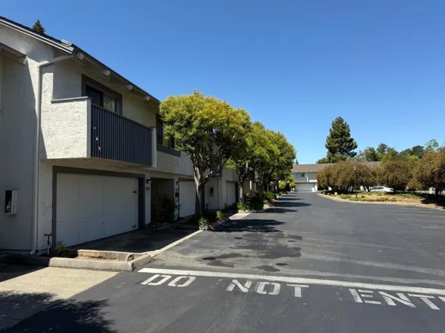 20072 Northcrest Square, Cupertino, California 95014