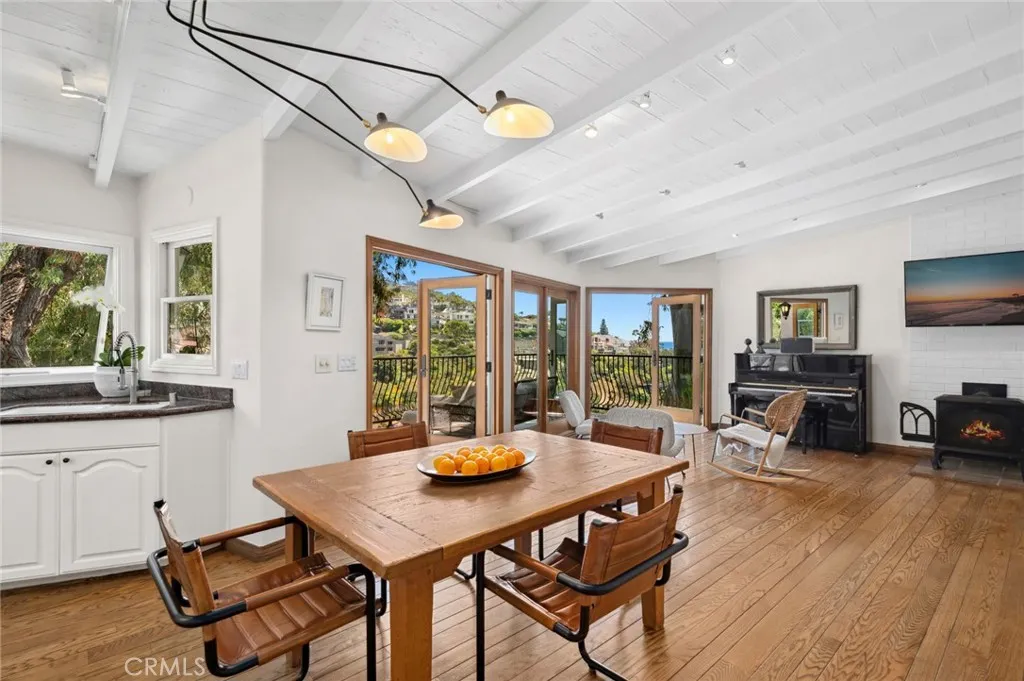 1215 Dunning Dr, Laguna Beach, California 92651 home-pic-0