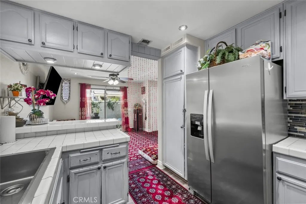 2346 Royal Avenue 9, Simi Valley, California 93065 home-pic-25