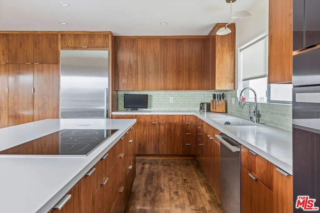 3736 Clayton Avenue, Los Angeles, California 90027 home-pic-5