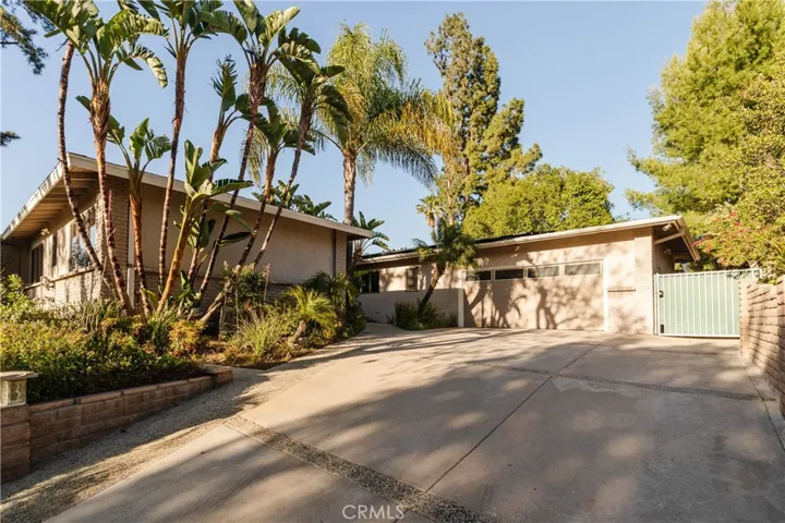 4935 Calvin Avenue, Tarzana, California 91356