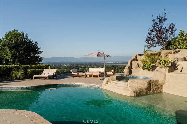 4935 Calvin Avenue, Tarzana, California 91356