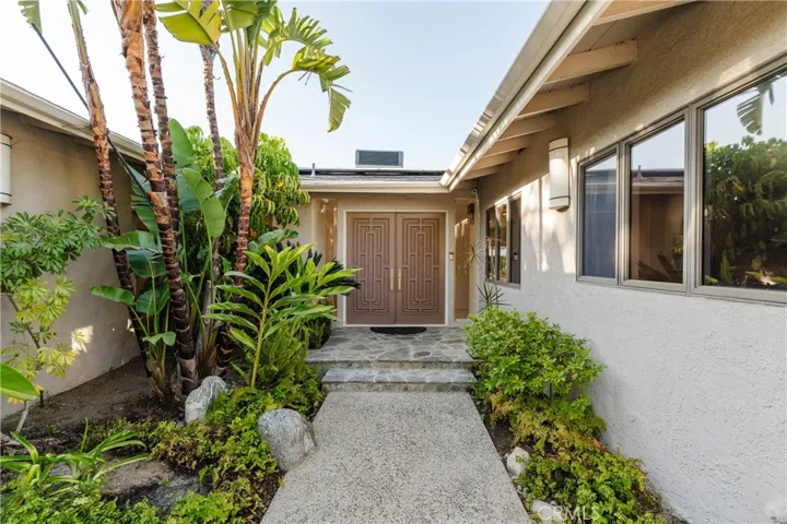 4935 Calvin Avenue, Tarzana, California 91356