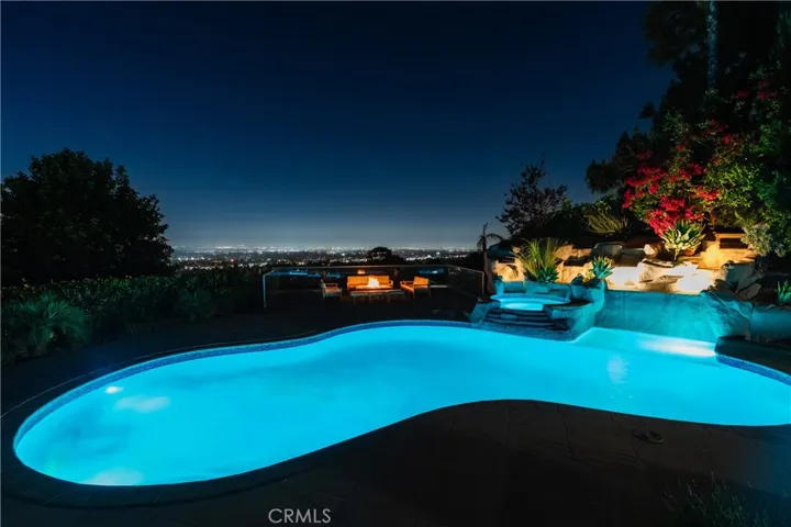 4935 Calvin Avenue, Tarzana, California 91356