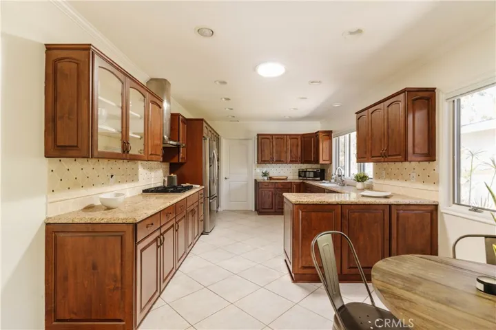 4935 Calvin Avenue, Tarzana, California 91356